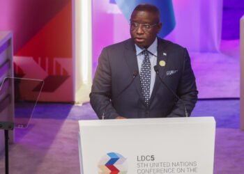 رئيس سيراليون يتّهم واشنطن بالتدخل في انتخابات بلاده