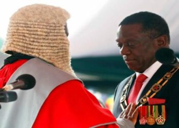 رئيس زيمبابوي إيمرسون منانجاجوا يؤدي اليمين الدستورية بعد انتخابات متنازع عليها