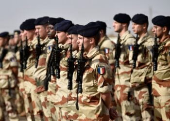 فرنسا تعلن بدء سحب قواتها بالتنسيق مع جيش النيجر