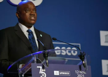 بوتسوانا تقيل محافظ البنك المركزي وتعين بديلا بأثر فوري