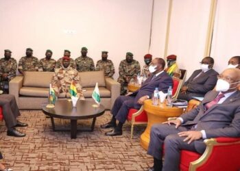 القضاء الغيني يمنع 34 مسؤولًا ماليًا من مغادرة البلاد