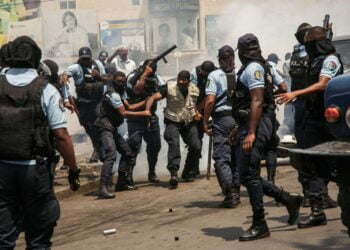 إصابة مرشح رئاسي بالغاز المسيل للدموع بمدغشقر