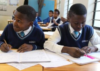 سحب كتاب مدرسي كيني يتضمن رسمًا للنبي محمد بعد احتجاجات