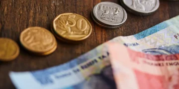 عين على إفريقيا (10-17 أكتوبر 2023م)  إفريقيا الحائرة: رواندا تُعظّم مكاسبها ومعدلات الفائدة المرتفعة تلتهم التنمية