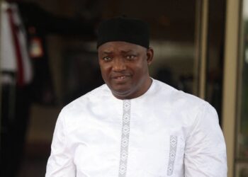 محكمة غامبية تحكم على جندي بالسجن 12 عامًا بتهمة قيادة انقلاب فاشل