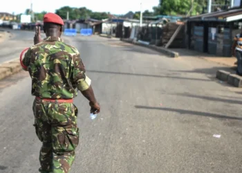 مسلحون يطلقون السجناء في سيراليون ورئيس البلاد يتجنب وصف ما حدث بمحاولة انقلاب