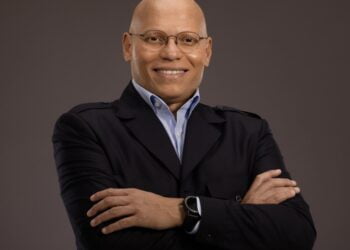 كريم واد يودع ملف ترشحه لرئاسة السنغال