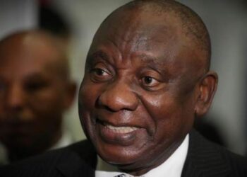 جيش جنوب إفريقيا يرفض تهديد ضابط سابق بإقالة الرئيس