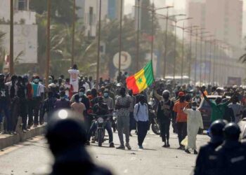 12 من زعماء المعارضة السنغالية يتحدون للطعن في قرار تأجيل الانتخابات