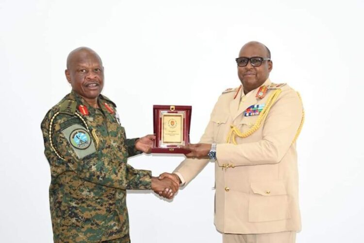 تعاون صومالي أوغندي في مكافحة الإرهاب ومواجهة حركة الشباب