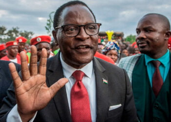 رئيس مالاوي لازاروس تشاكويرا يعلن إلغاء رسوم التأشيرة لمواطني 79 دولة