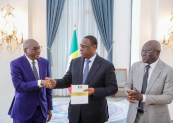 الرئاسة السنغالية ترفع توصيات مشاورات الحوار الوطني للمجلس الدستوري