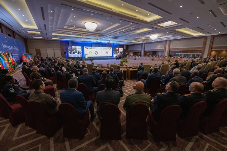 قادة القوات الجوية الإفريقية يبحثون تعميق الشراكات الاستراتيجية في المناطق الأشد اضطرابًا بالقارة