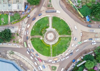 عين على إفريقيا (7- 14 أبريل 2024م) – من أزمة الكاكاو إلى الحوكمة الحضرية: تغيرات مرتقبة في إفريقيا