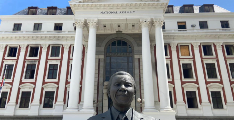 جنوب إفريقيا تقترع.. السيناريوهات المحتملة بشأن نتائج الانتخابات