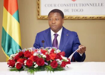 رئيس توغو فور جناسينجبي يغير منصبه للبقاء في السلطة