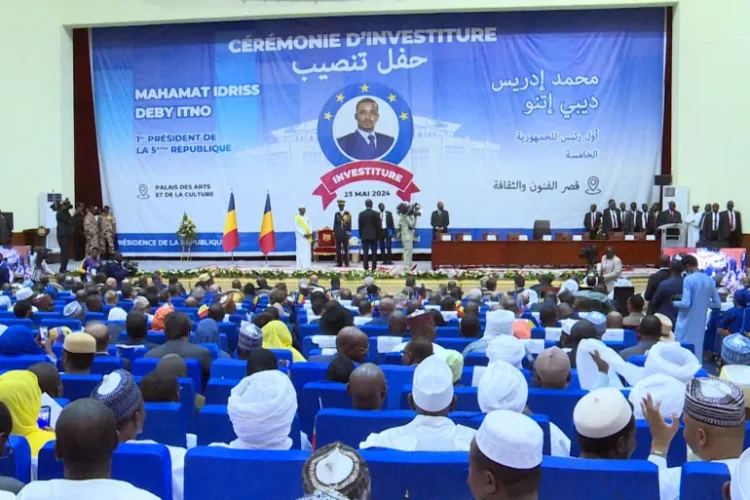 محمد إدريس ديبي يؤدي اليمين رئيسًا لتشاد ومفوضية الاتحاد الإفريقي تقاطع حفل التنصيب