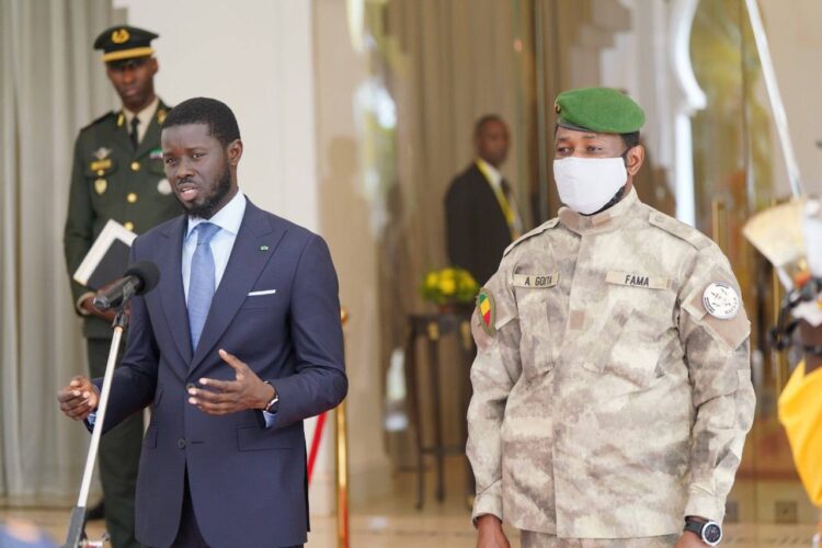 الرئيس السنغالي يمهد للمصالحة بين إيكواس وبلدان الساحل المنسحبة