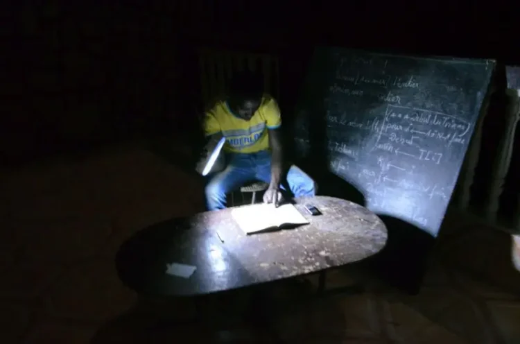 لماذا تواجه بعض الدول الإفريقية أزمة طاقة حادَّة؟