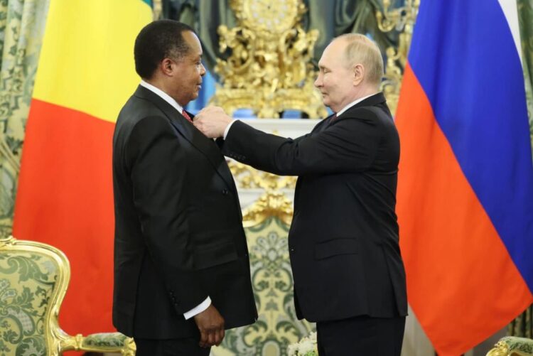 رئيس الكونغو في زيارة رسمية لروسيا وبوتين يقلده وسام الشرف