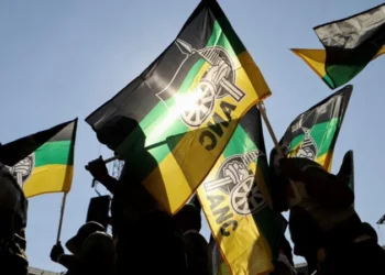 رئيس جنوب إفريقيا سيريل رامافوزا يعلن تشكيل حكومته التي تضم زعيم المعارضة السابق