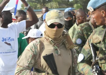 “لوموند” الفرنسية تكشف عن يد عسكرية ناشئة لحماية مصالح روسيا في إفريقيا