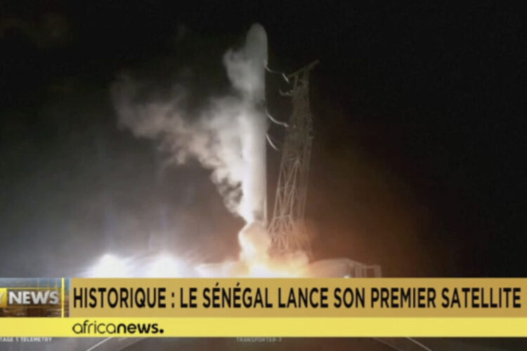 السنغال تطلق أول قمر صناعي لها والرئيس يعتبره خطوة نحو السيادة التكنولوجية