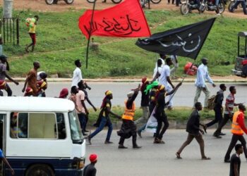 مقتل ضابطي شرطة نيجيريين في هجوم لجماعة شيعية محظورة