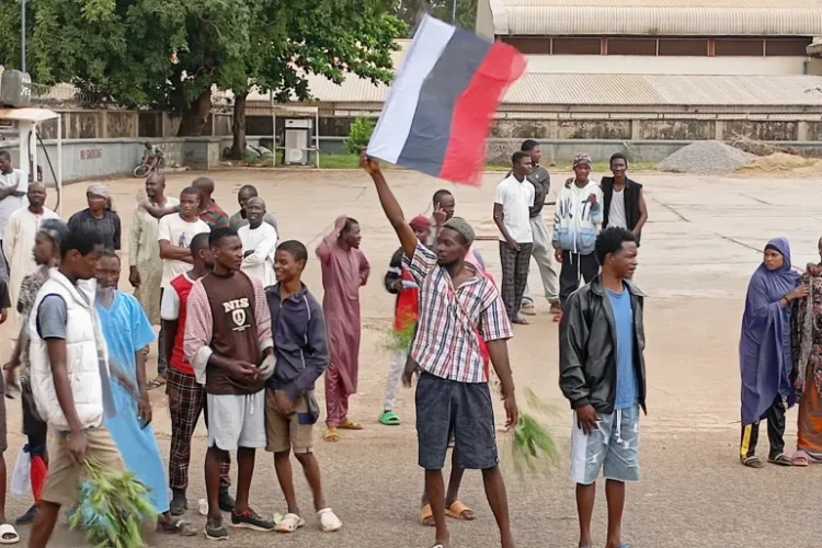 نيجيريا تلمح إلى تدخل روسي في الاحتجاجات المناهضة للحكومة وروسيا تنفي