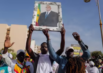 الأحزاب الحاكمة السابقة في السنغال توحد قواها قبل الانتخابات التشريعية المبكرة