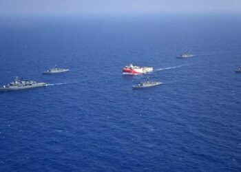 أنباء عن عزم تركيا نشر فرقاطات لحراسة سفينة استكشاف الطاقة في الصومال