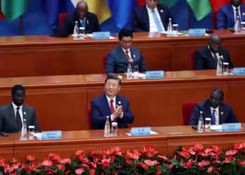 الصين تمتنع عن تخفيف ديون إفريقيا وتعهدت بتقديم المزيد من الأموال