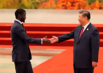 الصين توقع اتفاقيتين للكهرباء والبنية التحتية مع تشاد والسنغال