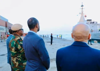 الصومال تستقبل أسلحة ومعدات عسكرية من مصر وتهدد بوقف المفاوضات مع إثيوبيا