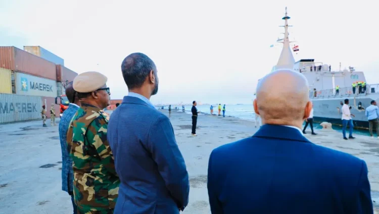 الصومال تستقبل أسلحة ومعدات عسكرية من مصر وتهدد بوقف المفاوضات مع إثيوبيا