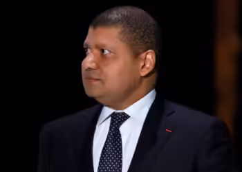 وزير سابق في الكوت ديفوار يسعى للترشح للرئاسة ويتحدى المرشح المعارض تيجان ثيام