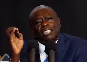 المشرعون الكينيون يعزلون نائب الرئيس مما يمهد الطريق للتصويت في مجلس الشيوخ