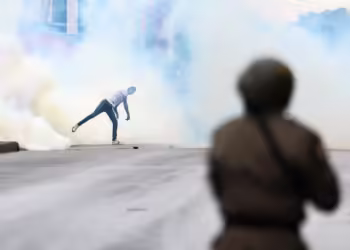 اشتباكات بين الشرطة والمحتجين من المعارضة في موزمبيق بعد انتخابات متنازع عليها