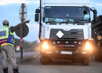 جنوب إفريقيا تغلق حدودها الرئيسية مع موزمبيق بعد تصاعد الاحتجاجات