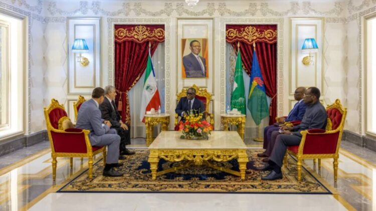 روسيا وغينيا الاستوائية تناقشان تطوير العلاقات مع التركيز على قطاع الدفاع