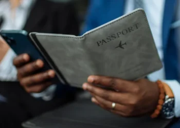 تقرير: كينيا أقل انفتاحًا على الزوار على الرغم من سياسة الإعفاء من التأشيرة