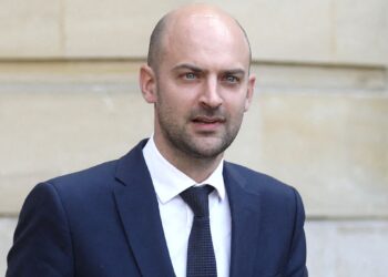 وزير الخارجية الفرنسي يزور تشاد وأثيوبيا في أول جولة له بإفريقيا جنوب الصحراء