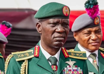 وفاة رئيس أركان الجيش النيجيري الفريق أول تاوريد لاغباجا عن عمر يناهز 56 عامًا