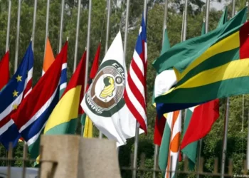 (إيكواس) تنظر في انسحاب مالي وبوركينا فاسو والنيجر