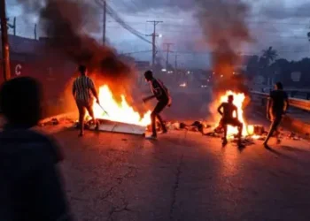مقتل 33 شخصًا في أعمال شغب بسجن في موزمبيق مع استمرار الاضطرابات المدنية