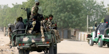 الجيش النيجيري يقر بأن غارة جوية على مجموعة “لاكوراوا” قتلت 10 مدنيين