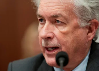 نحو تأمين النفوذ الأمريكي… دلالات وأهداف زيارة “بيرنز” السرية للصومال وكينيا