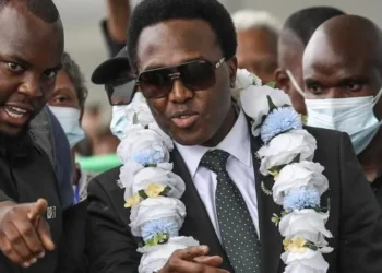 زعيم المعارضة في موزمبيق يعلن استعداده للحوار إذا استجاب الرئيس لمطالبه السياسية