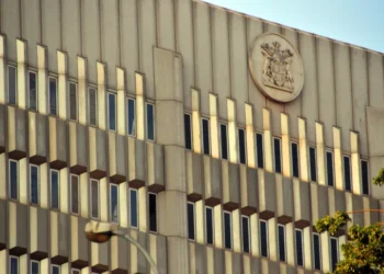 تورط مسؤولين كبار بفضيحة فساد في أوغندا