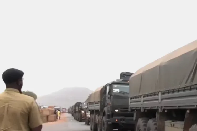 القوات الروسية تنقل أنواع متعددة من العتاد العسكري المتطور إلى مالي